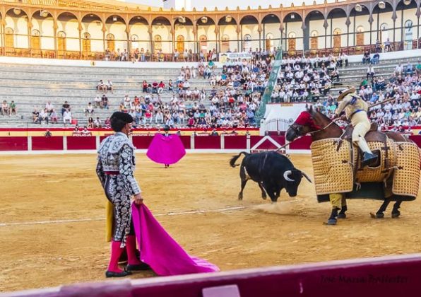 Sujetado con la puya