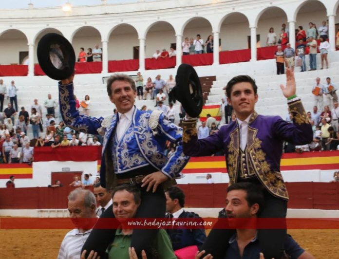 Los Hermoso a hombros