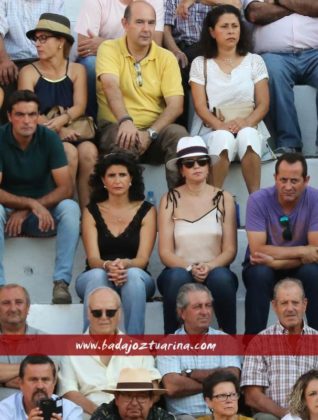 Aficionadas de Valencia del Ventoso dando belleza a la feria de Zafra