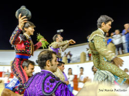 A hombros en la noche barcarroteña
