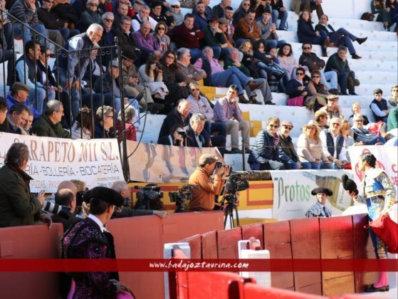 Diego San Román brinda a un compatriota