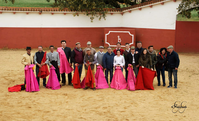Aficionados prácticos de Extremadura y Madrid en Peñasblancas (FOTO: Francisco)