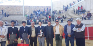 Manuel Perera con el trofeo que le acredita como ganador del IV Bolsín Ciudad de Llerena