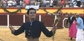 José Garrido dando la vuelta al ruedo en una imagen de archivo